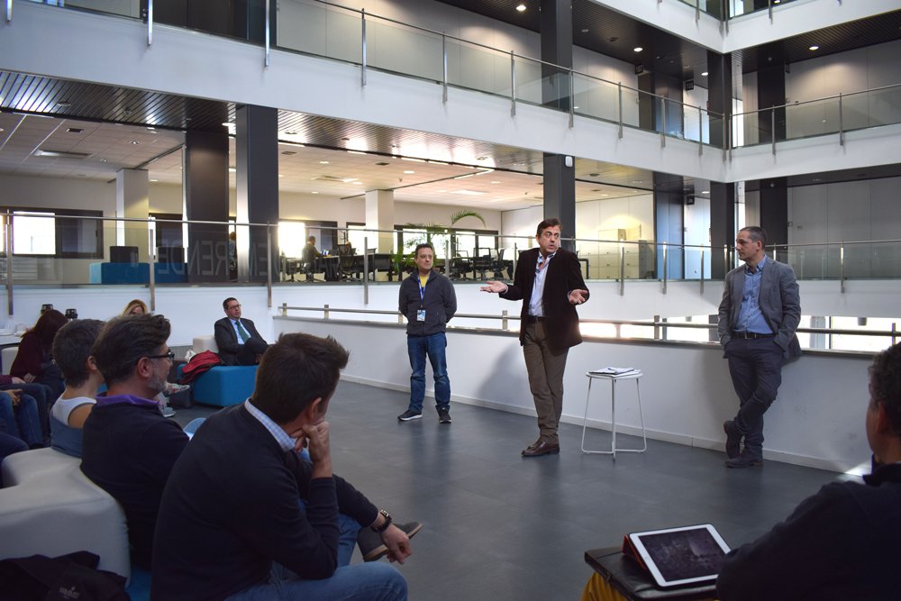 MadridEmprende's tweet photo. Conoce los proyectos de la 6º edición de #APAltoPotencial #BigData #Biotecnología #Viajes #Apps #drones y mucho más https://t.co/vytag2Z2eN https://t.co/2AbW3RmGVA