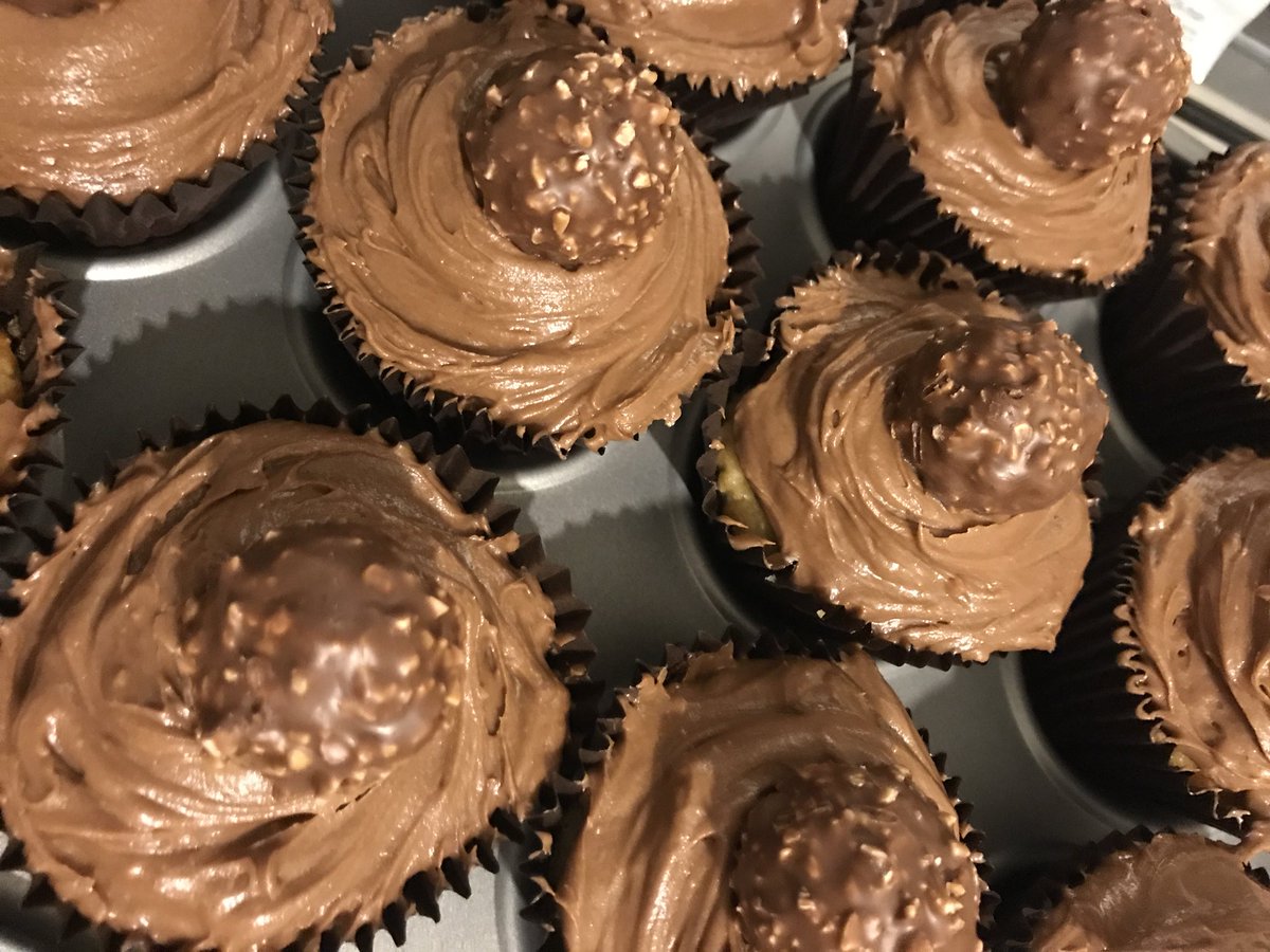 rlhmoran's tweet photo. Head down to @MyAccountancyPl today for our @Caketober event 😍😍😍🐷 #cake #caketober https://t.co/Z2OkVGtoOB