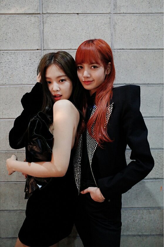 lalalalisa_mn's tweet photo. #BLACKPINK #JENNIE #LISA #JENLISA #INDAHOUSE #IFWEWENTTOPROM #MYHOTDATE #내남자친구를소개합니다 https://t.co/H7Y47c7mK1
