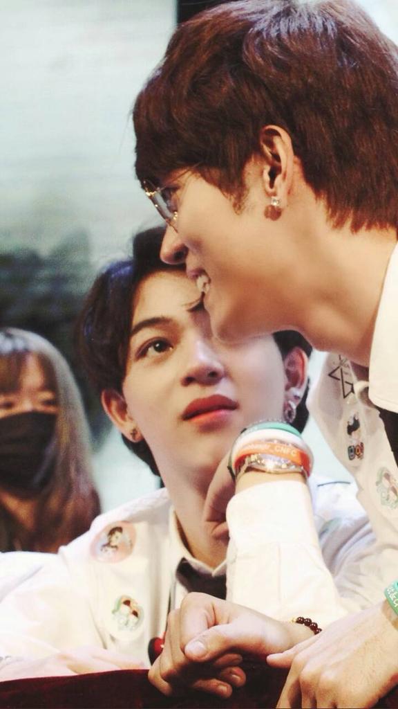 _Mmeeee's tweet photo. กากแค่ไหน พี่ก็ดูเจ๋งในสายตาผมเสมอ ///ผมก็ชื่นชมของผม เพราะพี่คือไอดอลของผม 
#ก็อตบาส 
Thx pic kha https://t.co/pd6fCORpPU