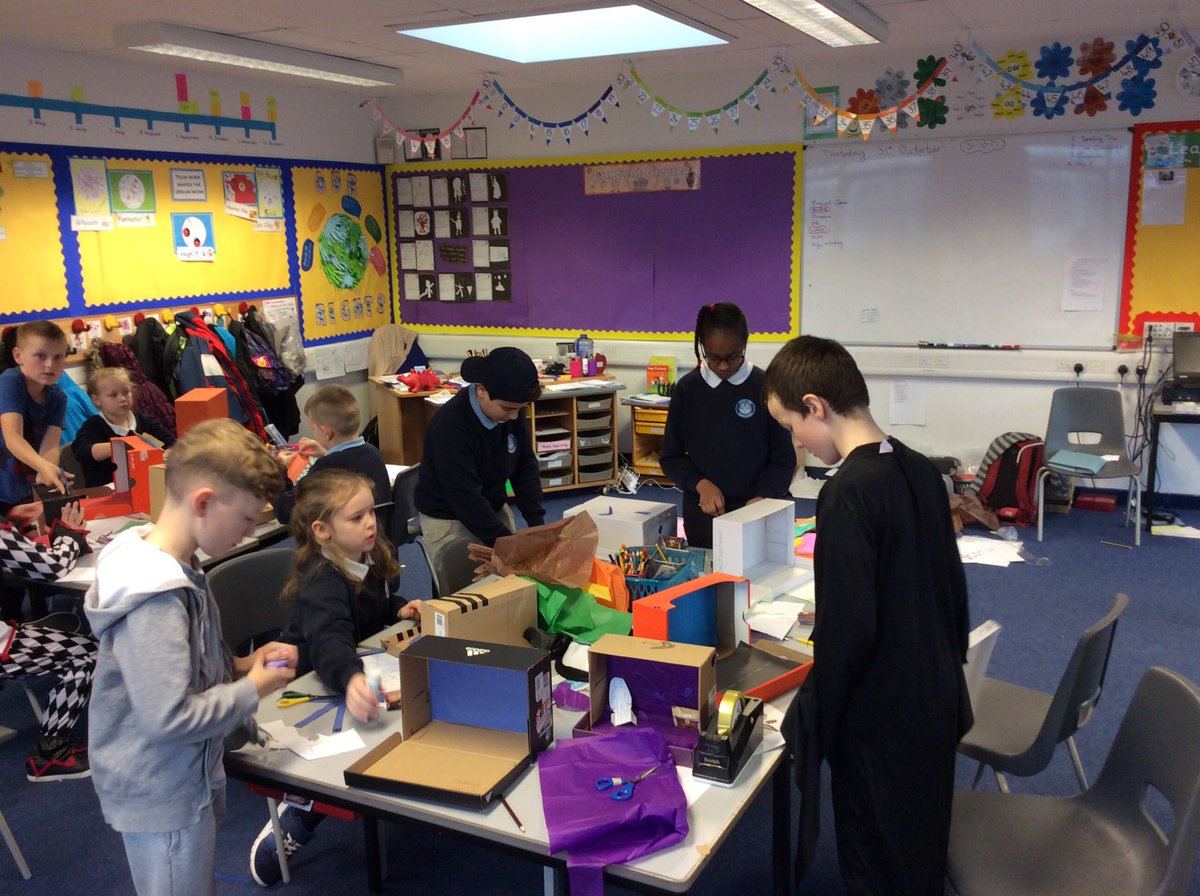 MrsCosgrove2's tweet photo. Wow look at how foucused P6A are while creating their own sets... we will tweet the finished product later! #projectgenie  #imagination https://t.co/yfb281G5d4