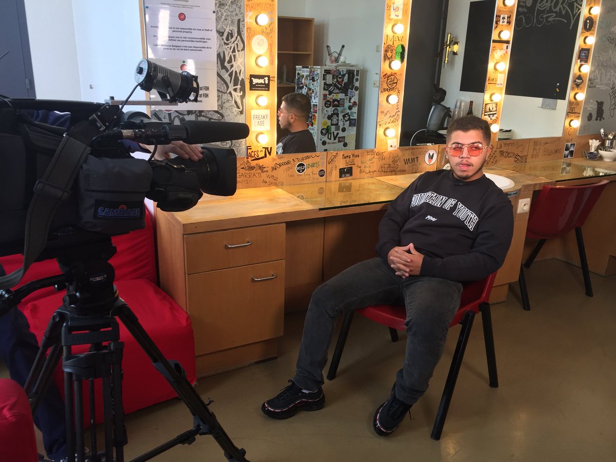 MartinVachiery's tweet photo. Le #NewMJ @HamzaSauceGod donne la recette de sa sauce dans le #RTLinfo13h. #1994 https://t.co/mDeGjraMNG