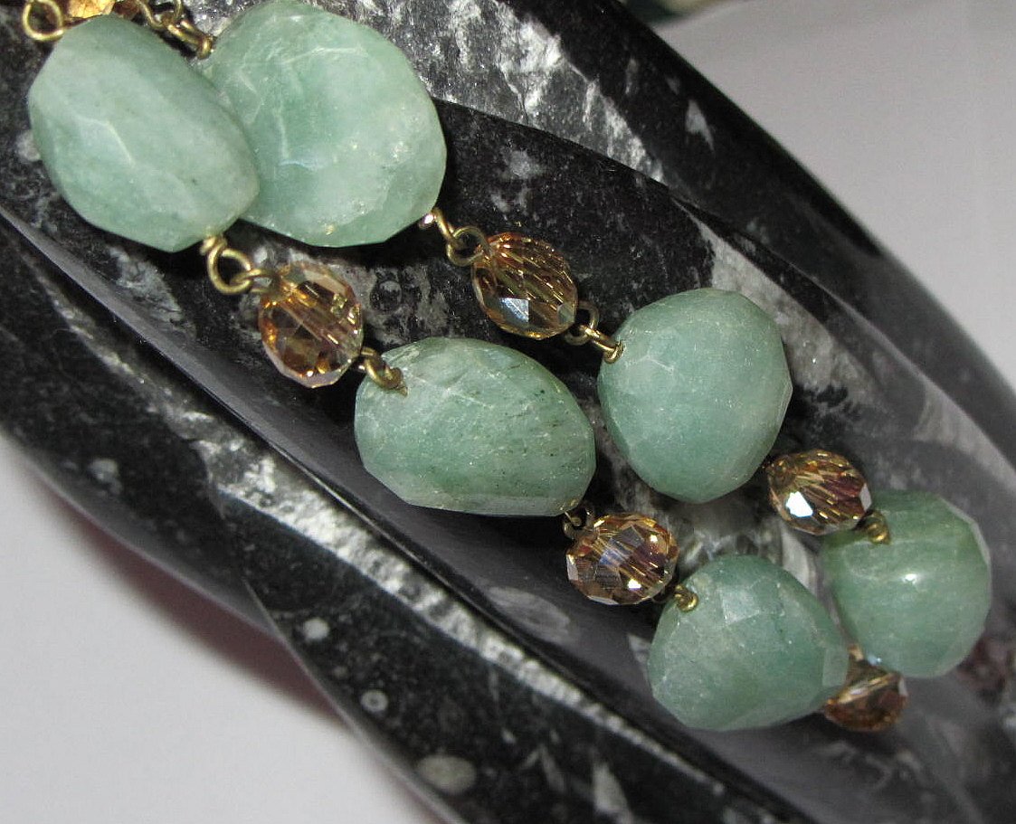 Envy2onEtsy's tweet photo. Crystal, Chunky stone necklace, Faceted stone, Green Aventurine,… https://t.co/7SwwGpCyNh #Statement #StoneStatement https://t.co/uJLJ9R8DHH