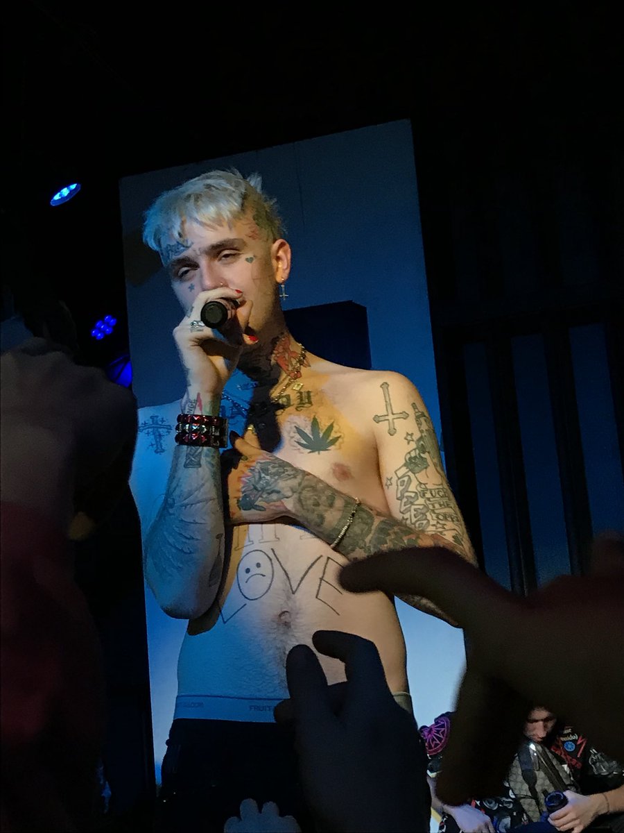 xCatsYo's tweet photo. @Lilpeep last night in Philly! One of the most fun shows I’ve been to ❤️🖤 https://t.co/b7RpkAS8E0