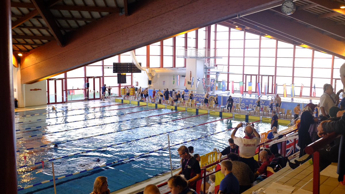 Les athlètes ont échangé avec la ministre <a href="/FlesselLaura/">Laura Flessel</a> au bord du bassin 

📷 Ici avec @CarlaRapicano, Cédric Matilla et Clément Colomby