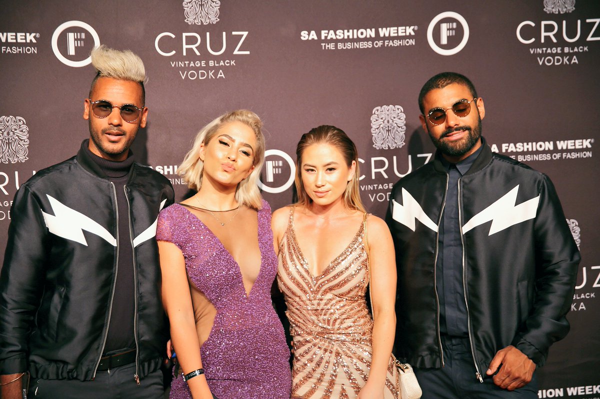 AEMuzos's tweet photo. L A S T W E E K π₯π₯π₯
At @Cruzvodkaβs #SAFW pre party with these beauts!
@Nadia_Sunshine & #LindyLin
#CRUZsafw https://t.co/ZR5zYazR4t