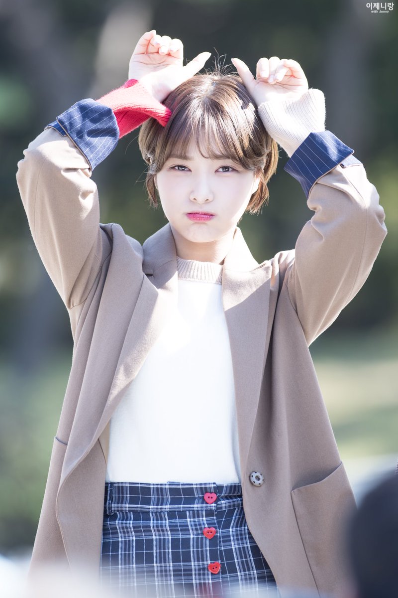 2soyul's tweet photo. 171020 미니팬미팅(2) #다이아 #DIA #제니 #JENNY #이소율 @dia_official

혼또 카와이😻 https://t.co/ppibusNFaI