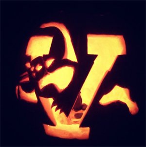 DavidRosowsky's tweet photo. No #ScaredyCats here. Happy Halloween, UVM! 🎃😼
#BooVM #VCats @uvmvermont @UVMathletics https://t.co/yGJWDIZTVh