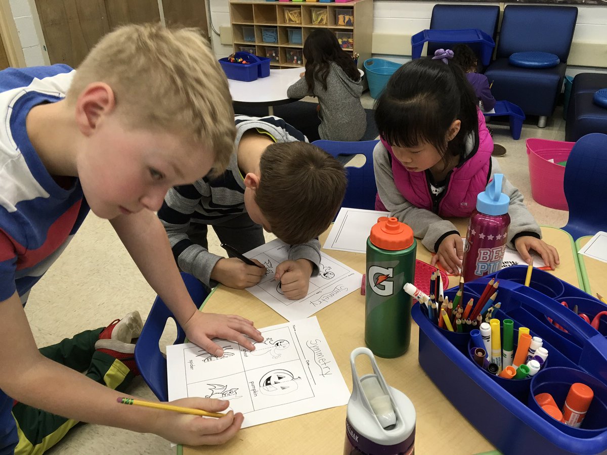 Ms_Ward_'s tweet photo. We had so much fun working on an inferencing activity with our first grade buddies! #wal109 #wardwal109 #Engage109 https://t.co/sXT4cULq6s
