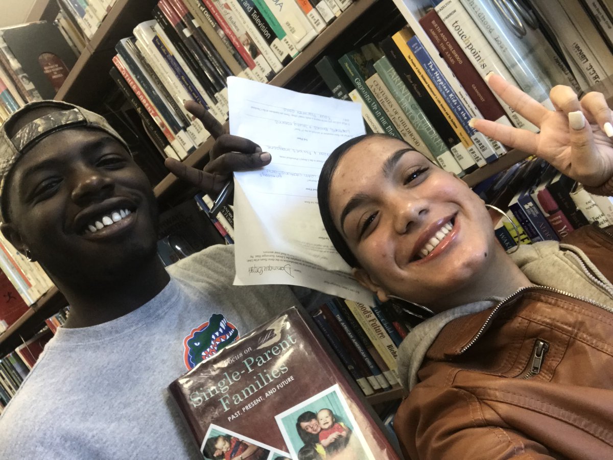 MyselfDominique's tweet photo. My Homie Sam & I In The Lib. Burning Papers 🔥🔥🔥🔥🔥
#Halloween2017 #BurningPapers #Shelfie #ForAGRADE #ImHellsDarkSkin #WhiteTeethTho
#PBSC https://t.co/sDJqe5IUhX