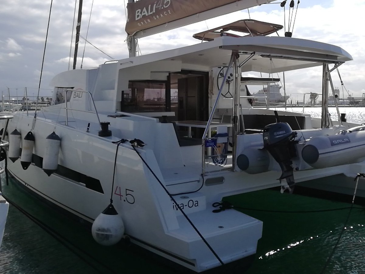 MNYachts's tweet photo. Preparando con @InfoArranche  el #@VLCBoatShow  dónde podréis ver: @_DufourYachts_ , 382, 412 y 512, #wauquiezps58 y @BaliCatamarans 43 y 45 https://t.co/DvMGrotllJ
