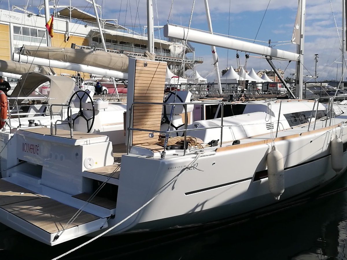MNYachts's tweet photo. Preparando con @InfoArranche  el #@VLCBoatShow  dónde podréis ver: @_DufourYachts_ , 382, 412 y 512, #wauquiezps58 y @BaliCatamarans 43 y 45 https://t.co/DvMGrotllJ