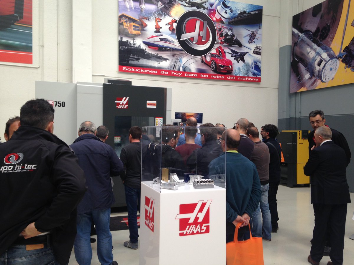 HaasSpain's tweet photo. Primera demo de mecanizado en la #HaasCNC de 5ejes UMC750 #taladrado con #mastersteel de @HoffmannIberia https://t.co/MHCAnxJLMB