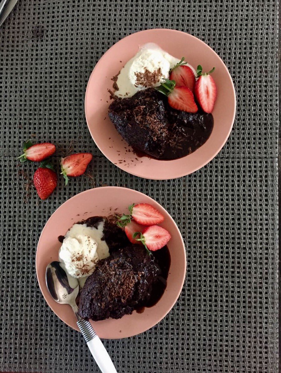 Twinmade_Food's tweet photo. Choc-Mint Self Saucing Pudding ๐ฉ๐ฝโ๐ณ๐ #CheatTuesday https://t.co/wRl5kKlGeK