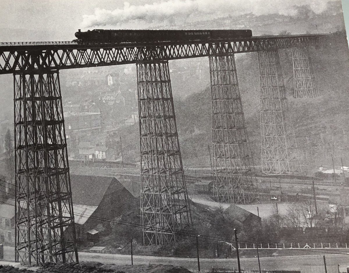 chasing_steam's tweet photo. The Ian Allen ‘Decline of Steam’ was Peters most treasured book. With photography like this it’s easy to see why. #keeponsteaming https://t.co/sCBzxH1MLG