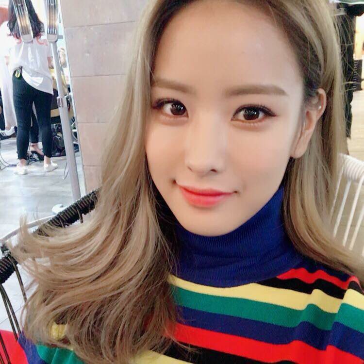 flfl133's tweet photo. 방송 보고 맘 좀 쓰렷는데ㅠ 오늘 슈져미 사진보거 다 털어냇당💃🏻💃🏻💃🏻 기쁨주고 행복주는 우리 슈져미 봐줘여 #믹스나인 #mixnine #최수정 #highcolor https://t.co/fXPOtwDCyU