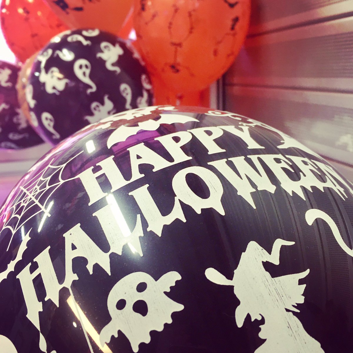 PerfectTribe's tweet photo. #HappyHalloween https://t.co/glFFI73tot