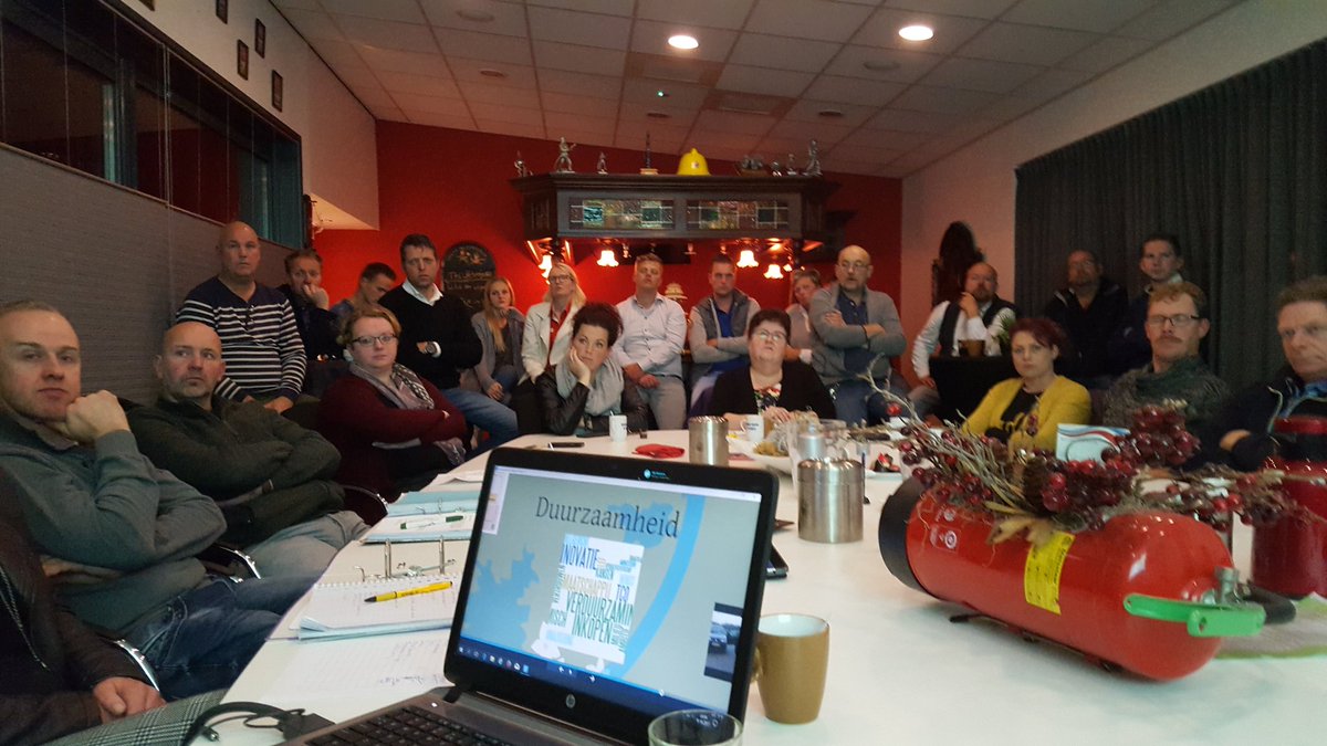 WKeaplju's tweet photo. Gisteren geslaagde en boeiende bijeenkomst #westereenderkeaplju over onder andere inkoopbeleid #ddfk gemeenten. Met brandweer als gastheer https://t.co/o3dfvQc5bZ