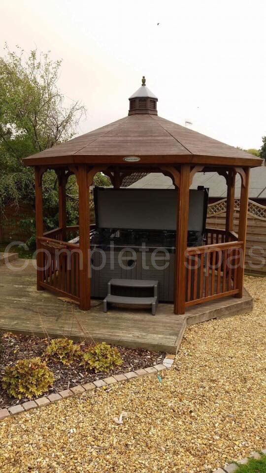 completespas's tweet photo. Recently installed by us. The incredibly popular Hollywood from @MarquisSpas #completespas #gardengoals https://t.co/IxCsm0PvP5 https://t.co/CTZhGkHJWu