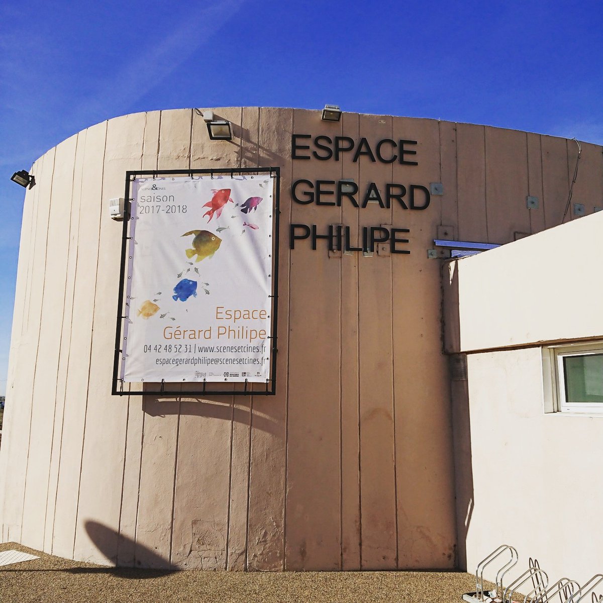 ScenesetCines's tweet photo. L'espace Gérard Philipe, situé à @Ville_PSL, dispose d'une capacité de 213 places et d'une surface de 350m2 #théâtre #cinema #scenesetcines https://t.co/Xmf98LulNk