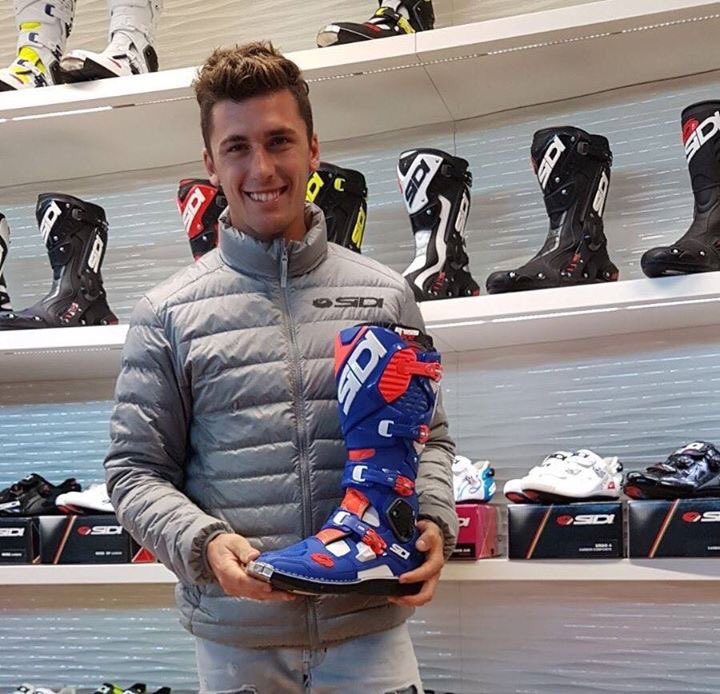 SidiSport's tweet photo. MX: #AlessandroLupino with @SidiSport looking forward to a great 2018!For him a new team but always #Sidi #Crossfire3 boots... https://t.co/x2IY5EVTMP