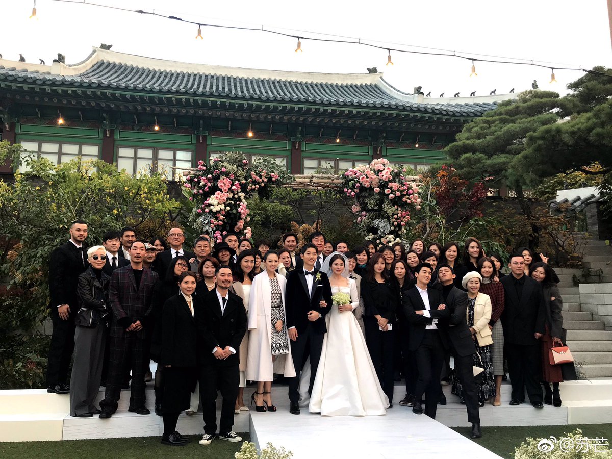 pavena15's tweet photo. เป็นงานแต่งที่สมบูรณ์แบบมากๆ
พี่กึ้งเหมือนตัวแทนไทย 5555
#SongSongCouplewedding https://t.co/gaEAwyTPJD