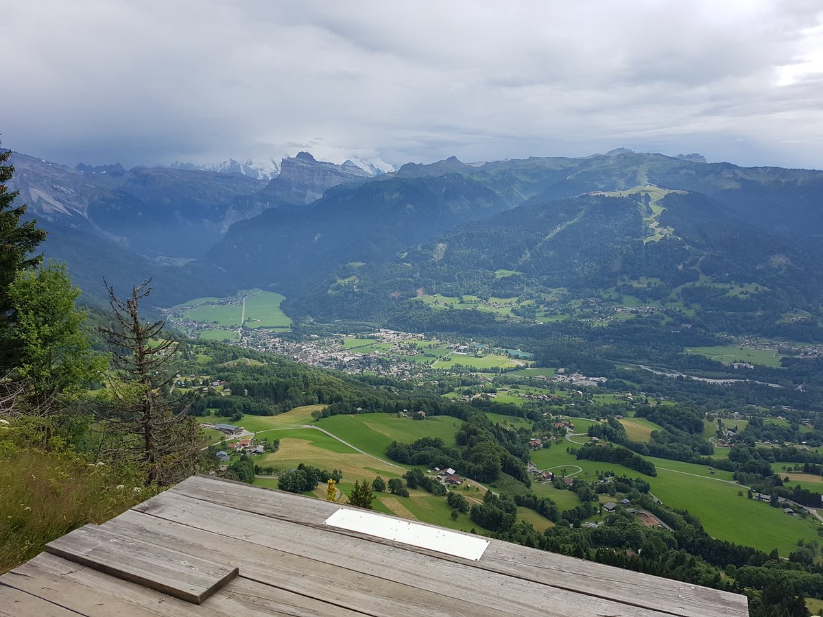 Nice place To #jump ...
Bel endroit pour sauter. .. #mountains #parapente #montagnes #saut #sport #trailrunning #valleedugiffre #trail #montagne #outdoor