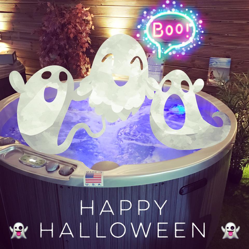 Hottub_House's tweet photo. We've got some #spooky visitors in our #tubs today #HappyHalloween #halloweenfun #hottub #yorkshire #SPOOKTACULAR https://t.co/sx9VrHMPeD https://t.co/dnxNVgDSy2