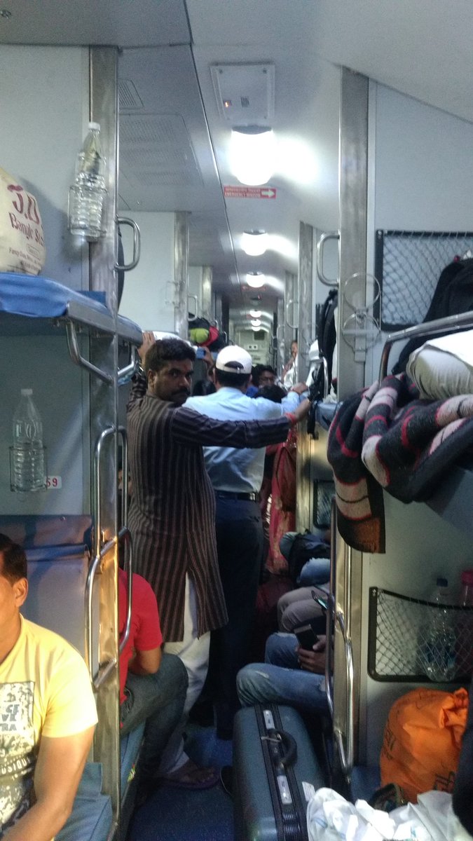 spasuman's tweet photo. 12367 vikarmshila express 3rd ac is d new general coach @RailMinIndia https://t.co/FPgcE3UPsw