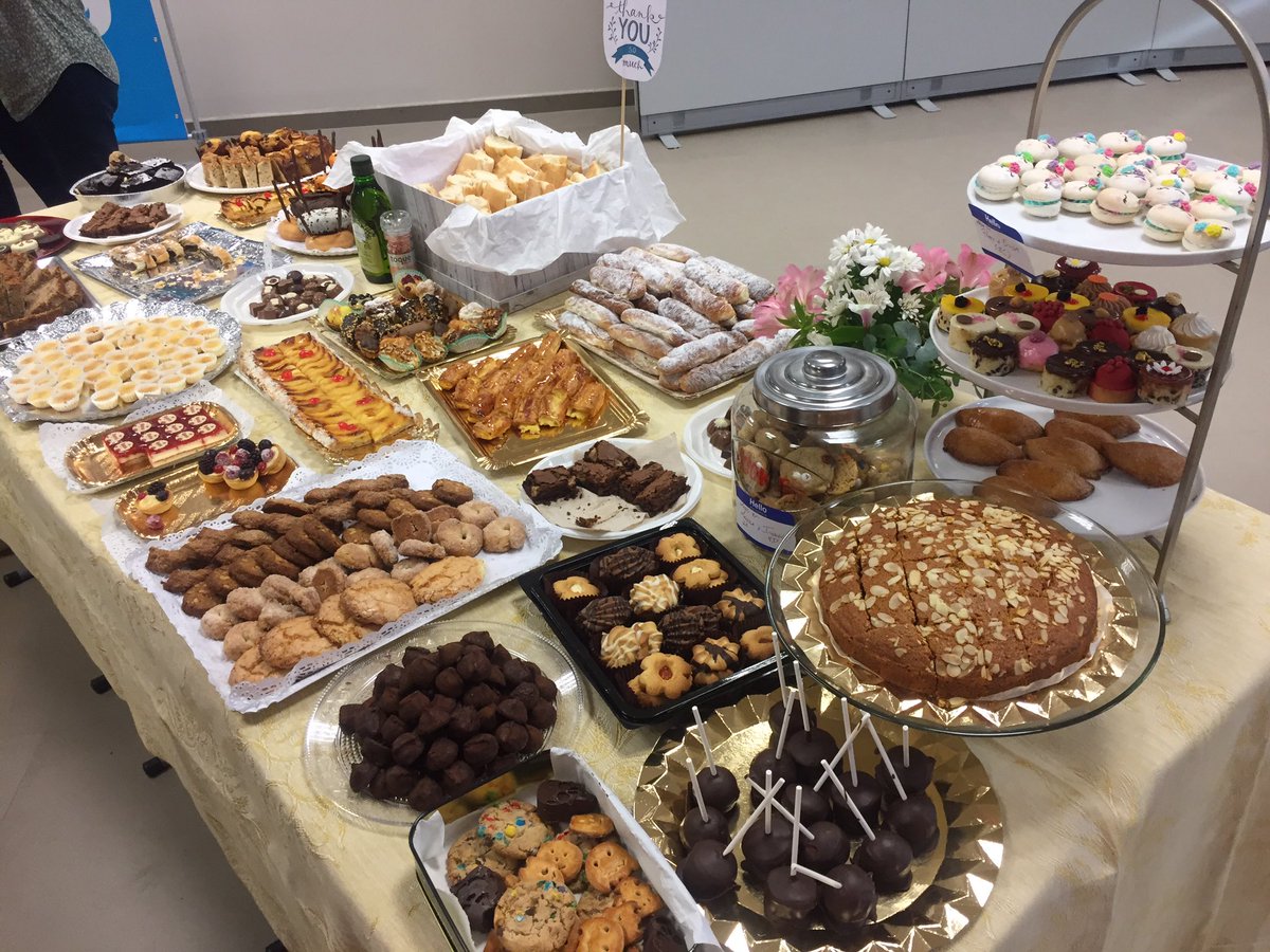 emandrews24's tweet photo. Teacher appreciation day here @CaxtonCollege all planned and organized by parents #caxtoncollege #appreciated https://t.co/Naz6O0FYYB