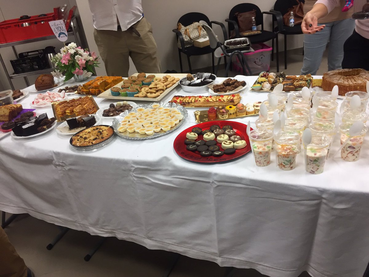 emandrews24's tweet photo. Teacher appreciation day here @CaxtonCollege all planned and organized by parents #caxtoncollege #appreciated https://t.co/Naz6O0FYYB