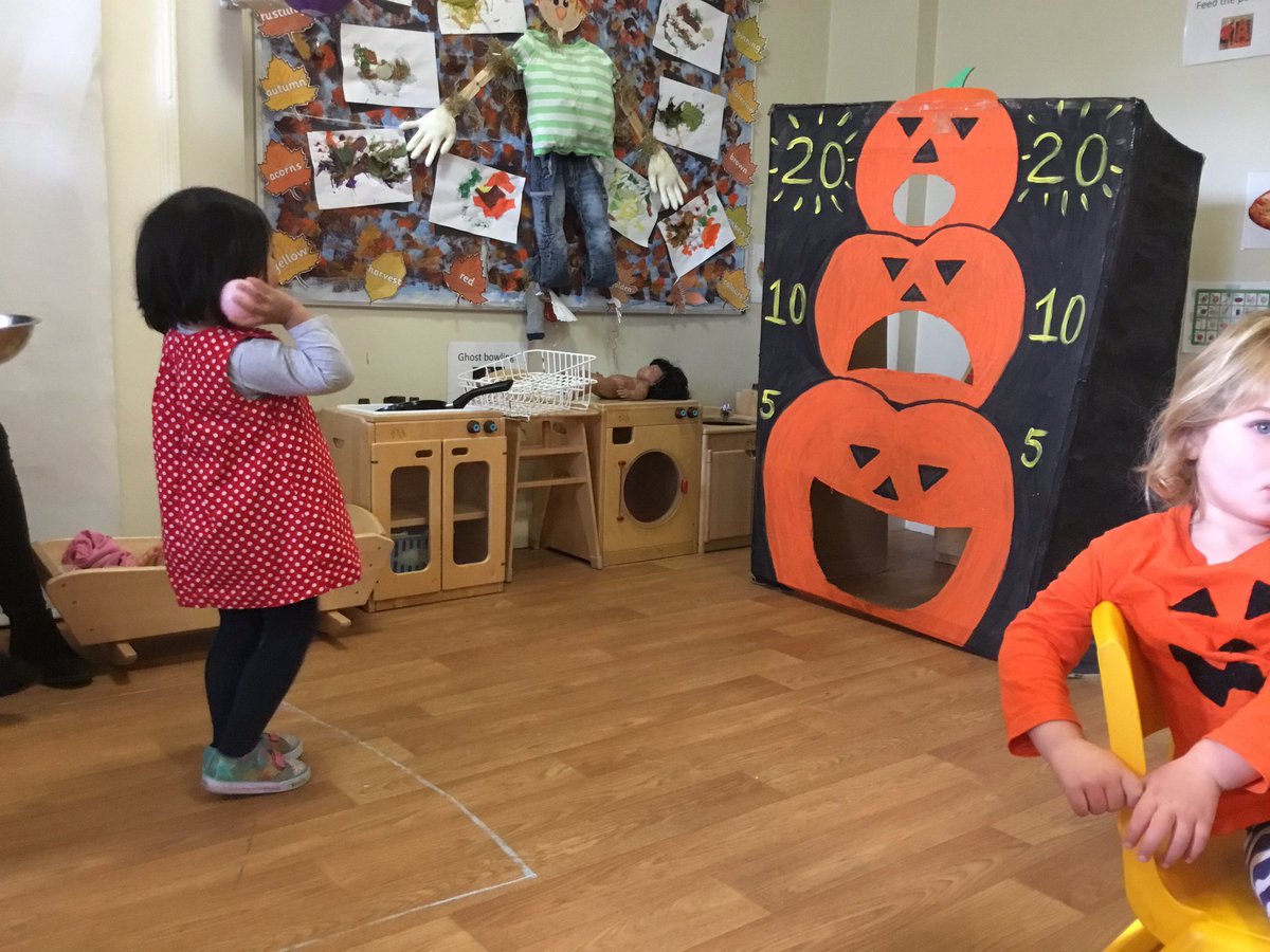 snapgrosvenor's tweet photo. Preschool have been feeding the pumpkins this morning #pumpkins #halloween #pointscoring #throwingballs https://t.co/8DZ4pdoEJi
