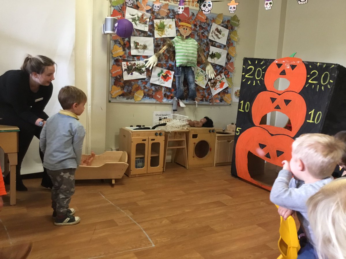snapgrosvenor's tweet photo. Preschool have been feeding the pumpkins this morning #pumpkins #halloween #pointscoring #throwingballs https://t.co/8DZ4pdoEJi