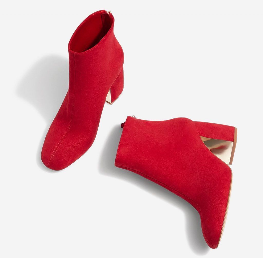 Treintamasdiez's tweet photo. El rojo es tendencia esta temporada ¿Y si nos atrevemos con unos botines rojos? #botinesrojos #rojo https://t.co/SRqeVUqel9 https://t.co/1Hq5zGGlsA