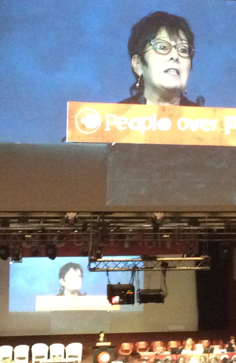 silvana_csc's tweet photo. Rosa Pavanelli: Travailleurs des services publics = baromètre de la société car en contact quotidien avec citoyens.
#PSICongress2017 https://t.co/M5n3OQB9JP