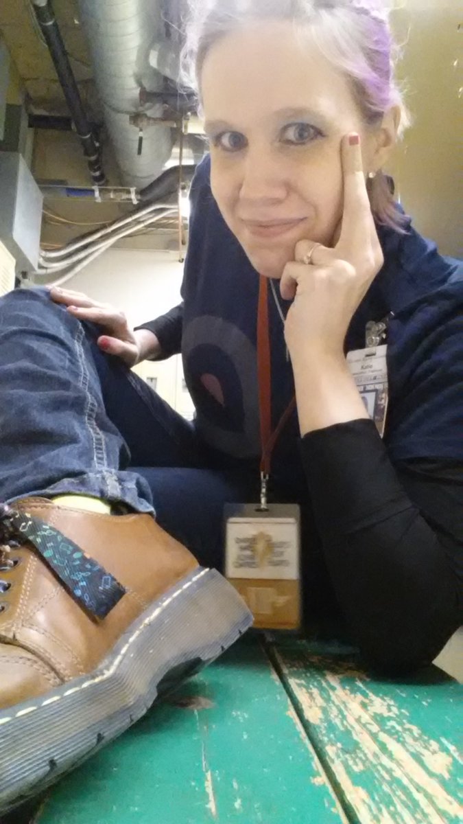 KatieTFF's tweet image. #HappyHalloween #PartyingOnBreakLikeaRockStar
#ImCS #CanterburySmartass ;)