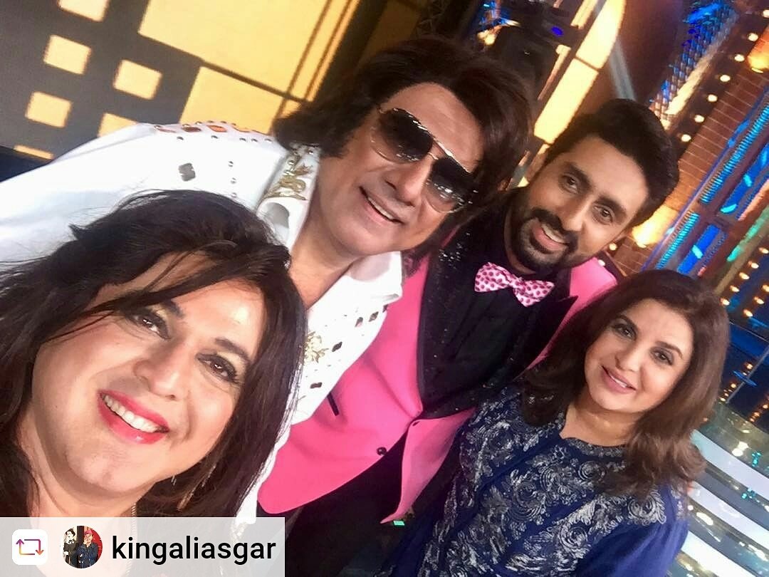 taggerspr's tweet photo. “ Kaaraah ..elvis Presley.. Sheila ..Farah ..#lipsingbattle 🎼 ”#Aliasgar #Taggerspr #Taggers @kingaliasgar @TheFarahKhan @juniorbachchan https://t.co/disb7nZmbr