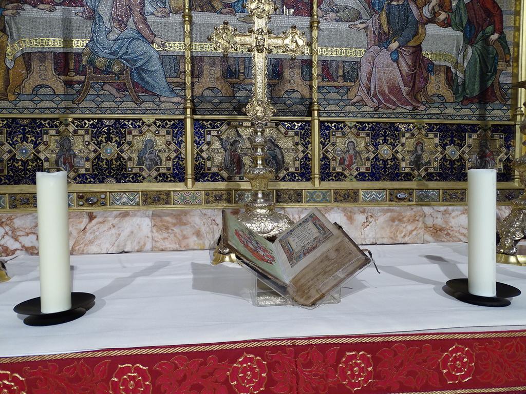 wabbey's tweet photo. The Luther Bible from @lampallib has been placed on our High Altar for today's #Reformation500 service. https://t.co/s2sBgNAOp7