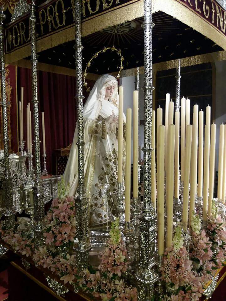 SSanta__Sevilla's tweet photo. La Santísima Virgen del Rosario ya espera su anual Rosario de la Aurora @hdaddemontesion @GJMonteSion https://t.co/tkzwFug33X