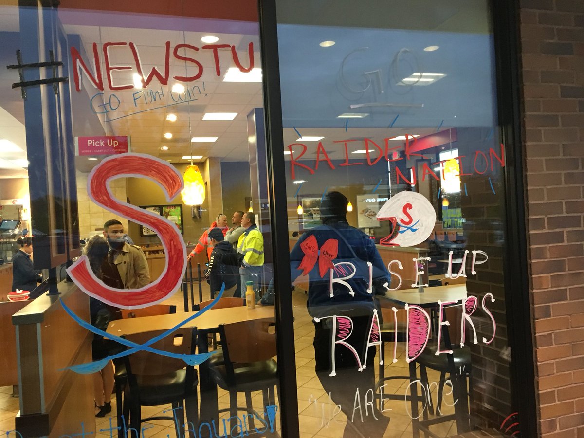 Justice_Sports's tweet photo. Doing my part this morning! #toughjobbutsomebodyhastodoit #chickfilaweek #BellGame2017 @CFASevenCorners @JEBStuart_FB @StuartCheer https://t.co/4jtN5q3hyf