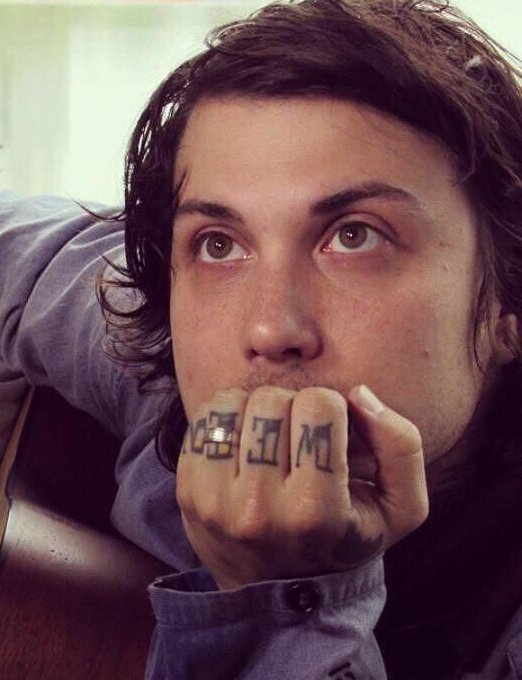 HAPPY BIRTHDAY Frank Iero!!!!!!    