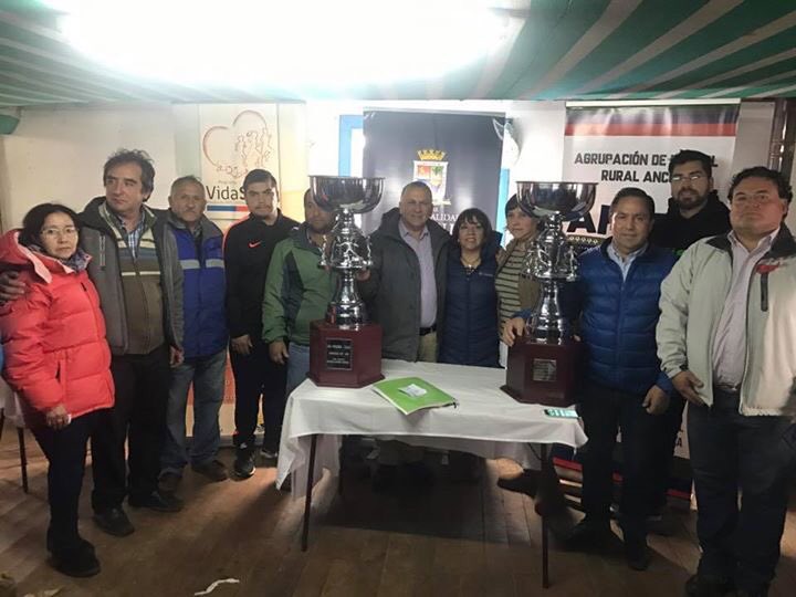 Alcalde_CGomez's tweet photo. Felicitar al Club Deportivo Chiloé de Palomar por tan importantes logros. Saludos a todos los equipos que son parte de la Liga Palomar. https://t.co/oBRvshz9wP