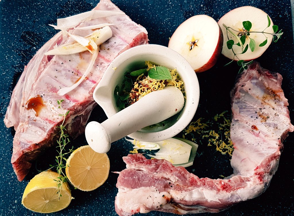 laszlochef's tweet photo. Feeling porky today #roast #pork #ribs #chef #cheflife #cook #recipe #hashtag #food #foodporn #gyomro #budapest #hungary #piggy #porky #Eat https://t.co/mnvOoWhe4j