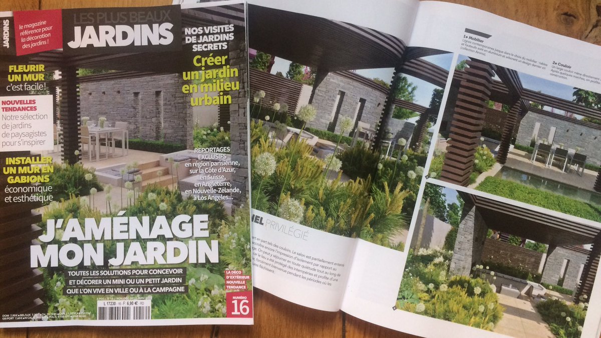 AlanRudden's tweet image. Thrilled to make the front cover of French magazine "Les Plus Beanux Jardins" with this years Bloom garden.