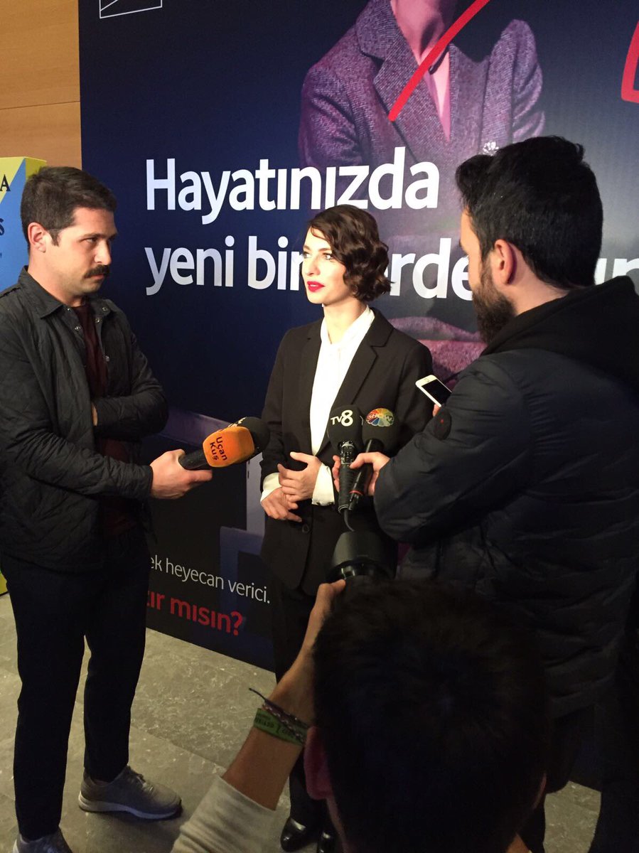 YouthRepublic's tweet photo. Vodafone Red sponsorlugundaki Kürk Mantolu Madonna’nın Maria Puder’i Tuba Ünsal ile sanat ve eğlence dolu galada bir araya geldik. 😍☺️ https://t.co/GPNfEpqe4a