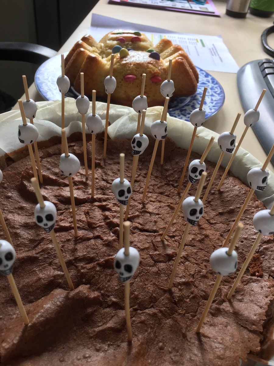 CoralieBitan's tweet photo. #Halloween au @GroupeCESI #TeamCESI #GreatPlaceToWork #HappyatWork w/ @CamillePouillot @jess_michel etc. https://t.co/0vwMKu07p2