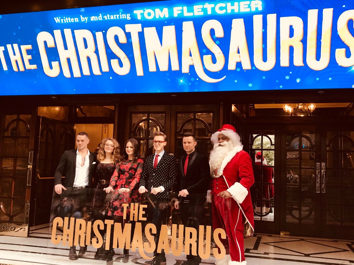 Christmasaurus's tweet image. It's #ChristmasaurusLIVE with Tom &amp;amp; Giovanna Fletcher, Carrie Hope Fletcher, Harry Judd &amp;amp; Matt Willis! 🎄 Book now: po.st/Christmasaurus…