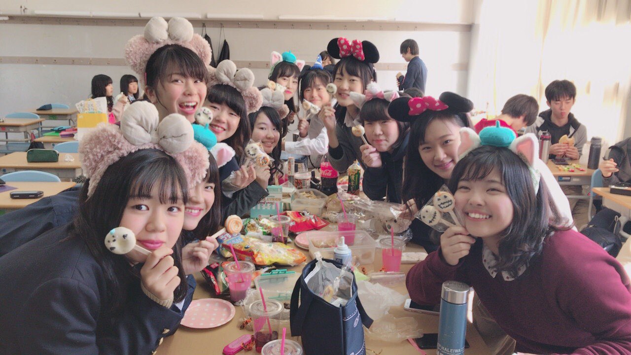 Twitter 上的 いたくらみあき Happy Halloween 髪11ガチりました みんなディズニーのカチューシャつけて修学旅行思い出す みんな美味しいって食べてくれるからほんまに嬉しかった どのイベントでも毎回本格的に楽しめるのがみのこうのいいところよなあ