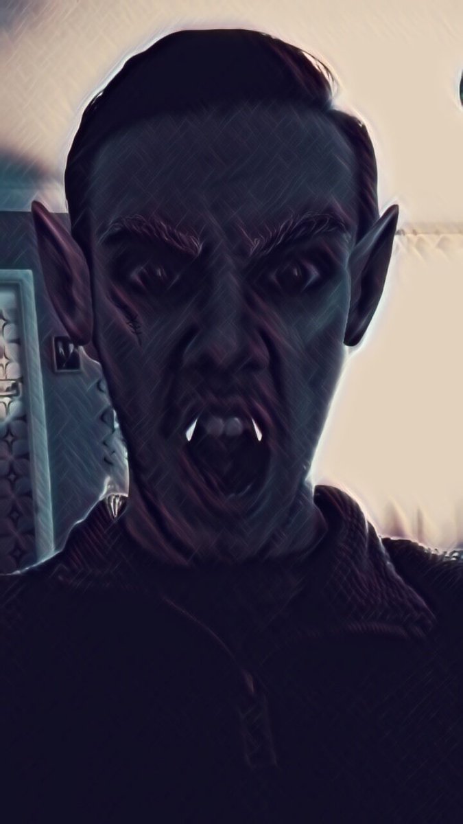 ReeceJonesMusic's tweet photo. Happy halloween 🎃🕷🕸👻 #Holloween2017 #Vampire #snapchat #spooky https://t.co/7ytopPWuDA