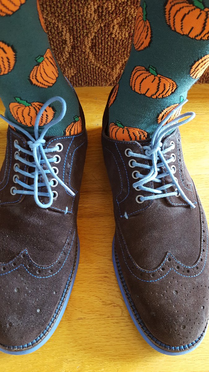 KaiJacksonFox45's tweet photo. And....today I wear the pumpkin socks my daughters bought me. Oh boy. Happy Halloween!
#HappyHalloween
#pumpkinsocks https://t.co/Lk1pZAXOkC